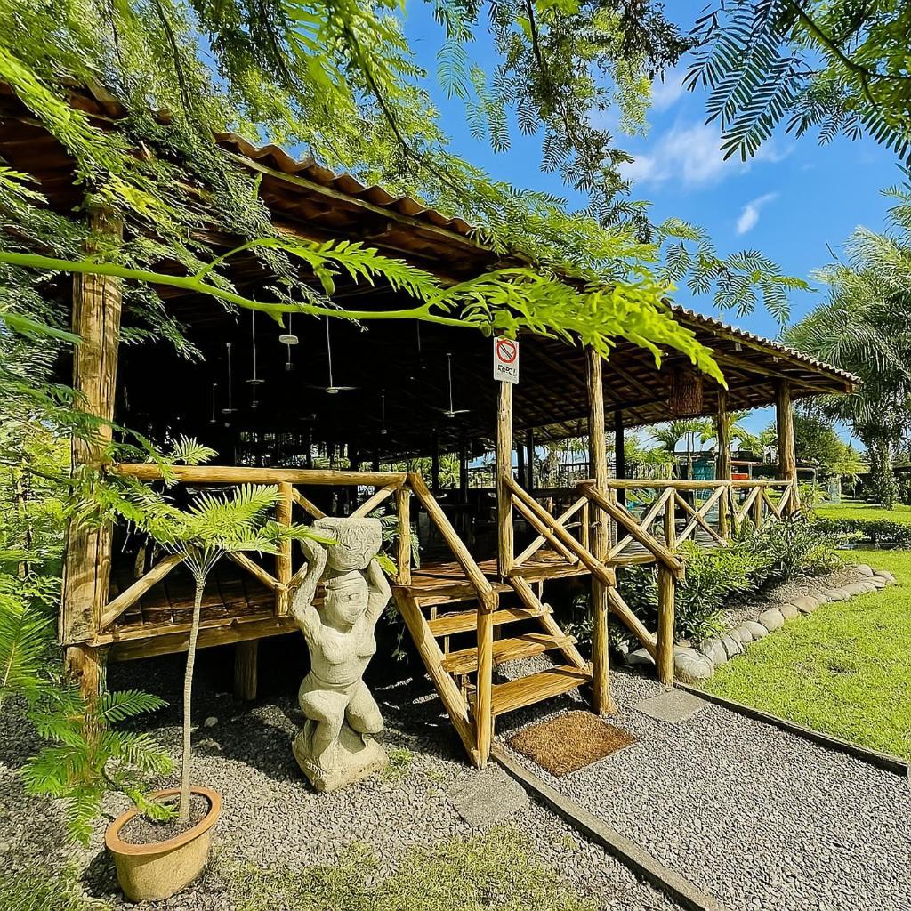Hotel Cocomar Parrita Bagian luar foto